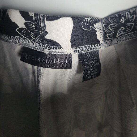 Relativity Womens Capri Pants White Floral Mid Rise Stretch Cotton 14 - Picture 3 of 3